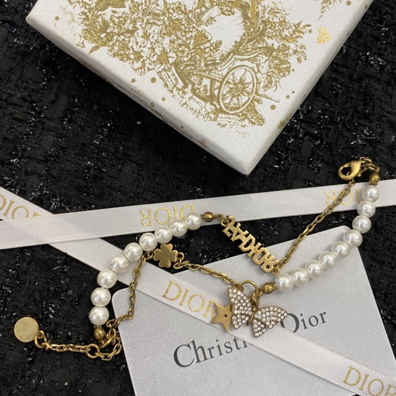 chr1st1an D10r bracelets